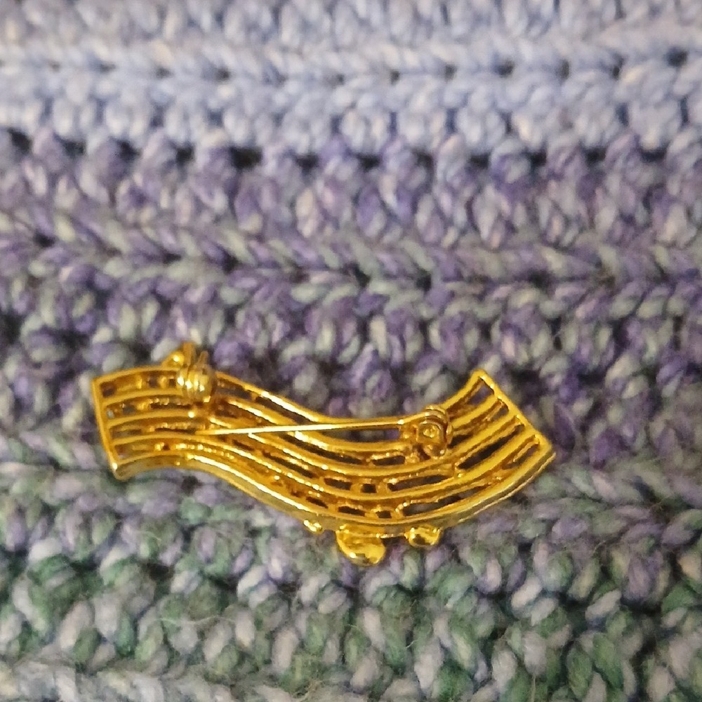 Gold Musical Note Brooch - Picture 2 of 2